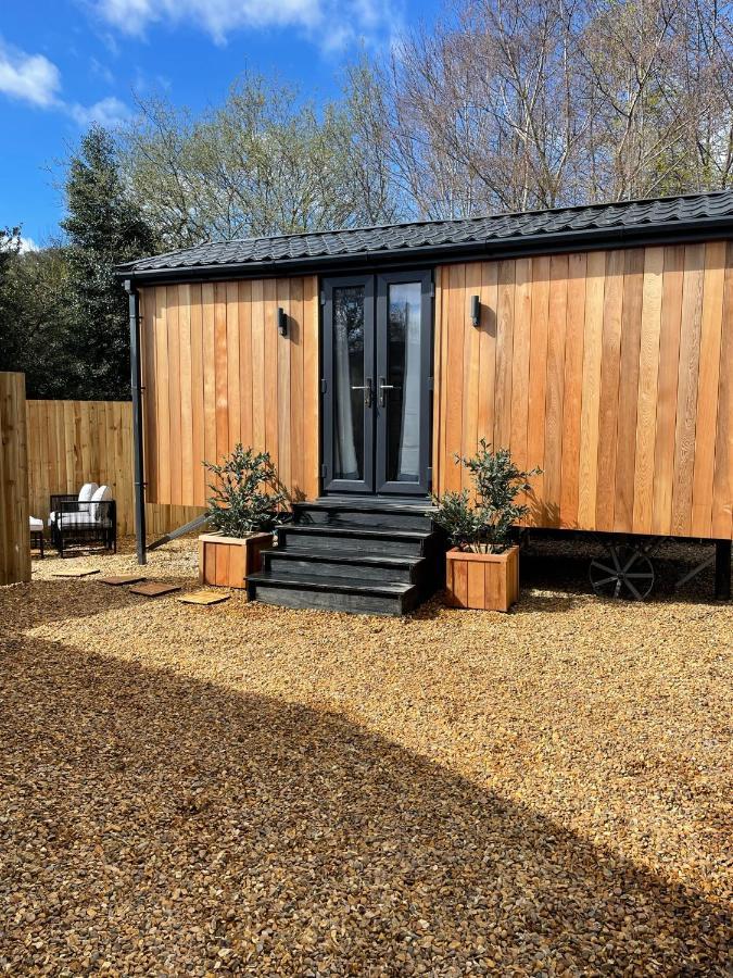 Dee Lodge With Private Hot Tub Llangollen Ngoại thất bức ảnh
