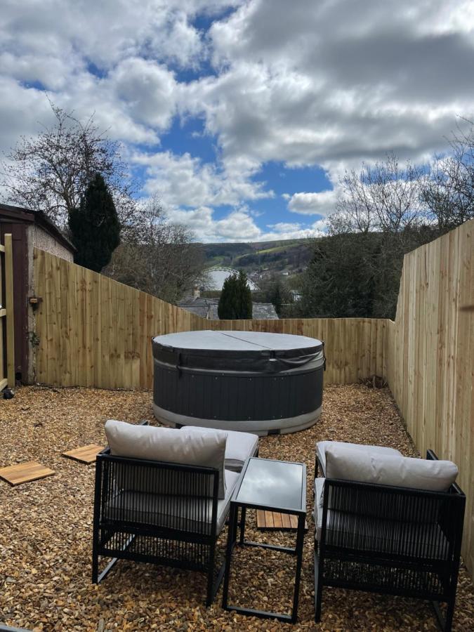 Dee Lodge With Private Hot Tub Llangollen Ngoại thất bức ảnh